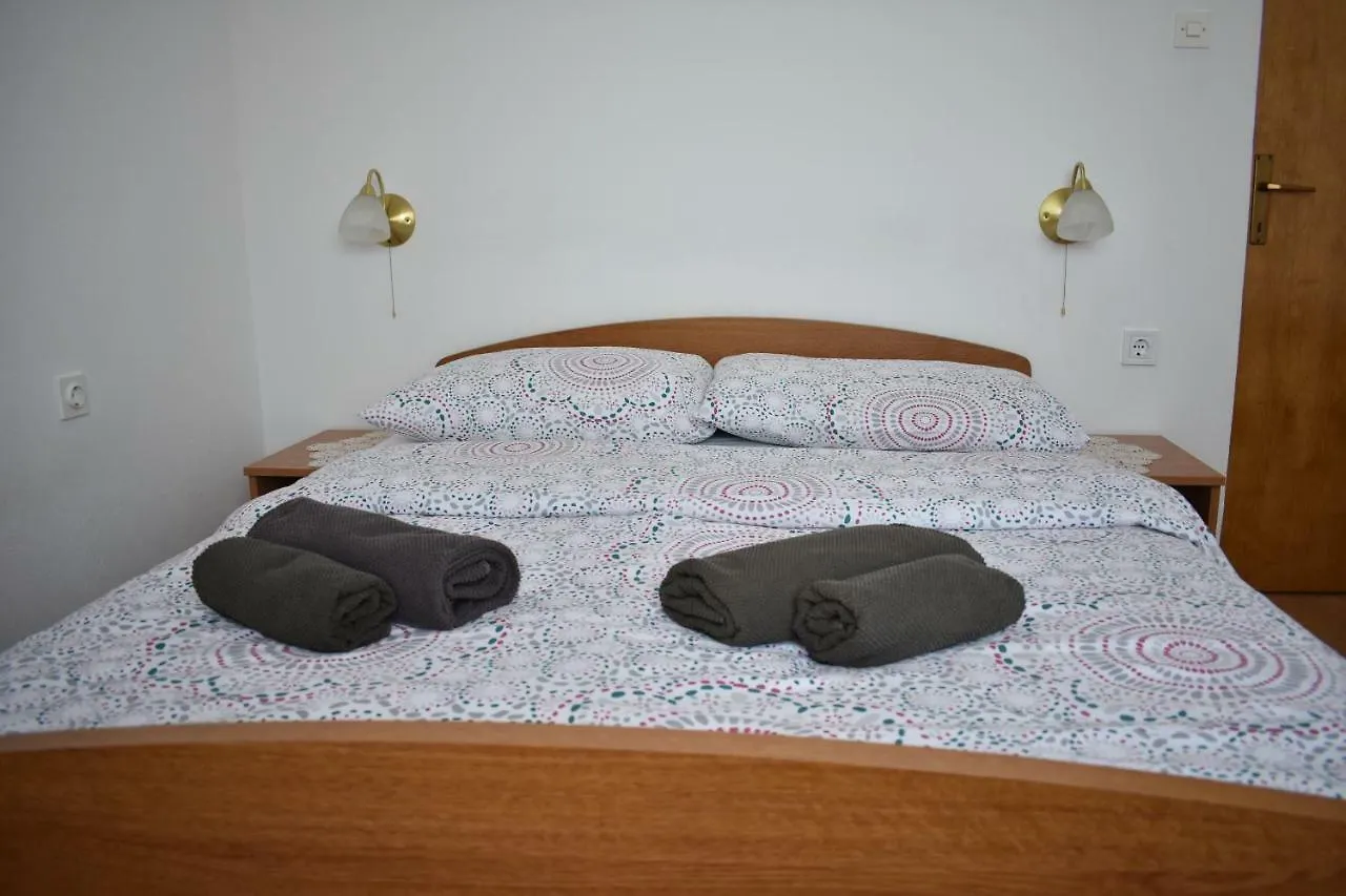 Ferienwohnung Apartman Nin-Dodo Nin
