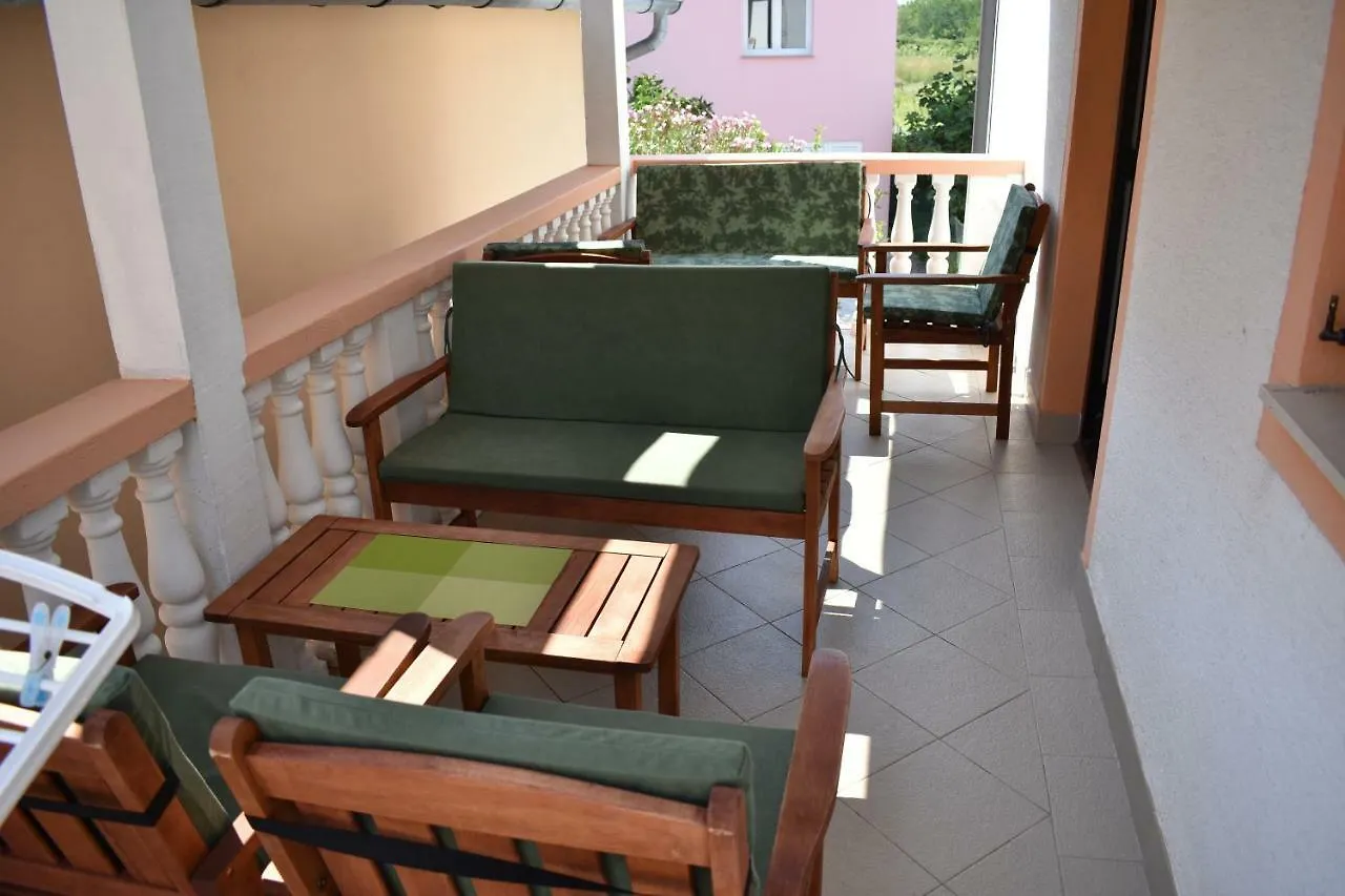 Apartman Nin-Dodo Apartment Nin